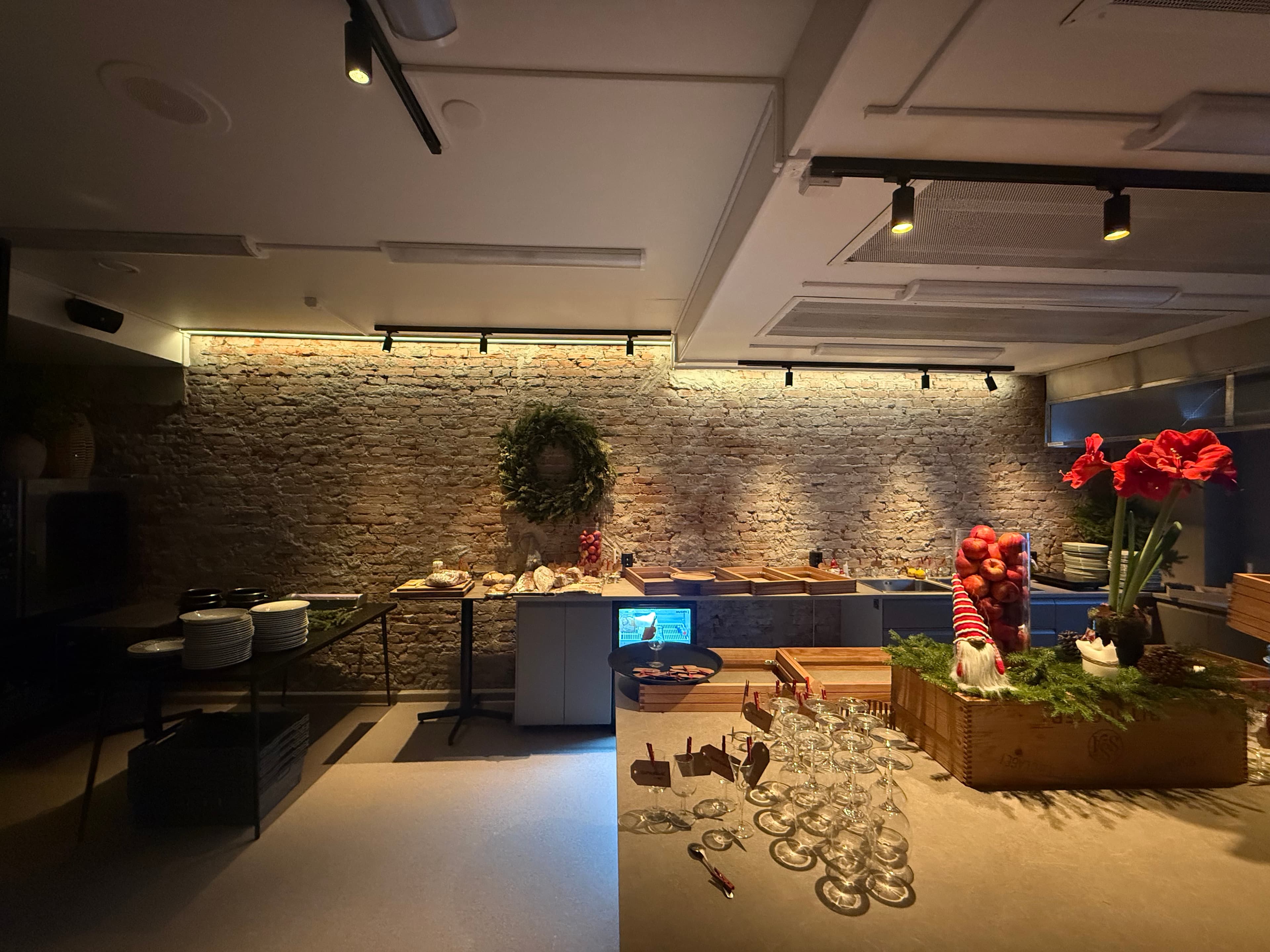 W Welcome — restaurangen med atmosfärisk belysning